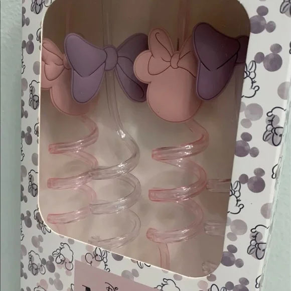Minnie Mouse Straws - Picture 3 of 3